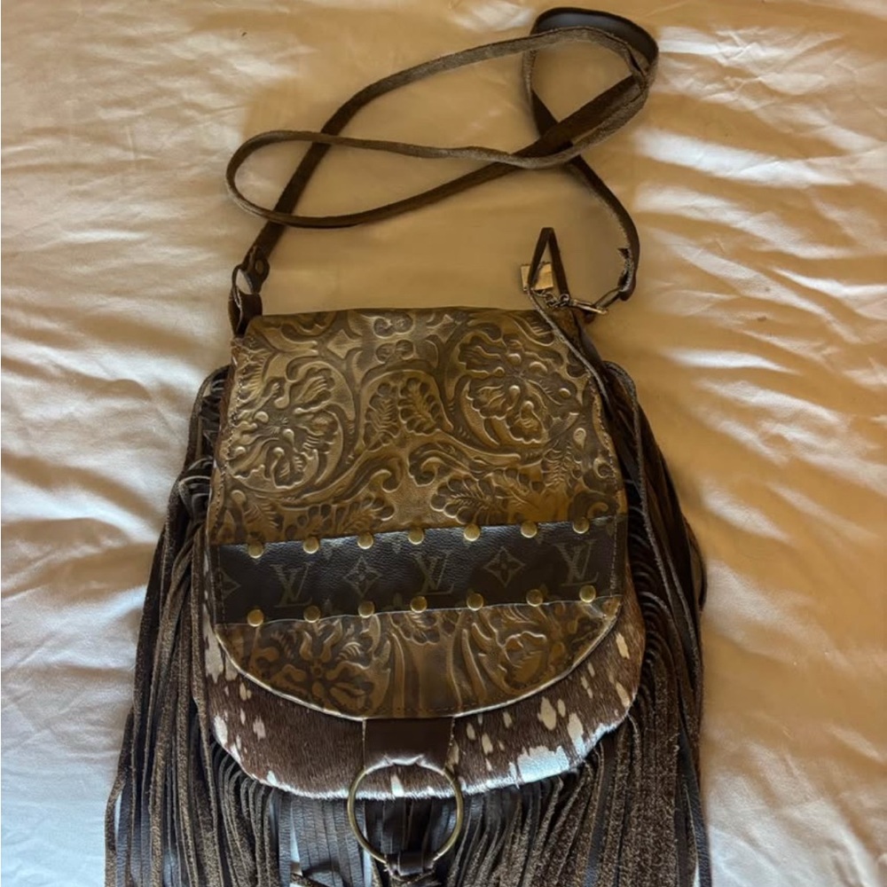 Faux Luis Vuitton Fringe - Cowhide Crossbody Bag - Picture 2 of 4